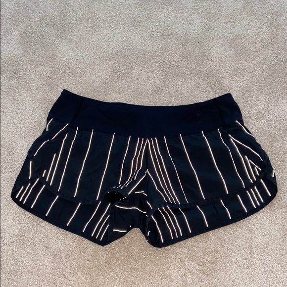 Lululemon Run: Speed Short *Reflective in Black - Picture 4 of 10